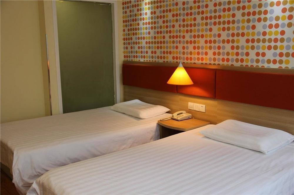 Home Inn Chengdu Kuanzhai Alley New City Square Exterior photo
